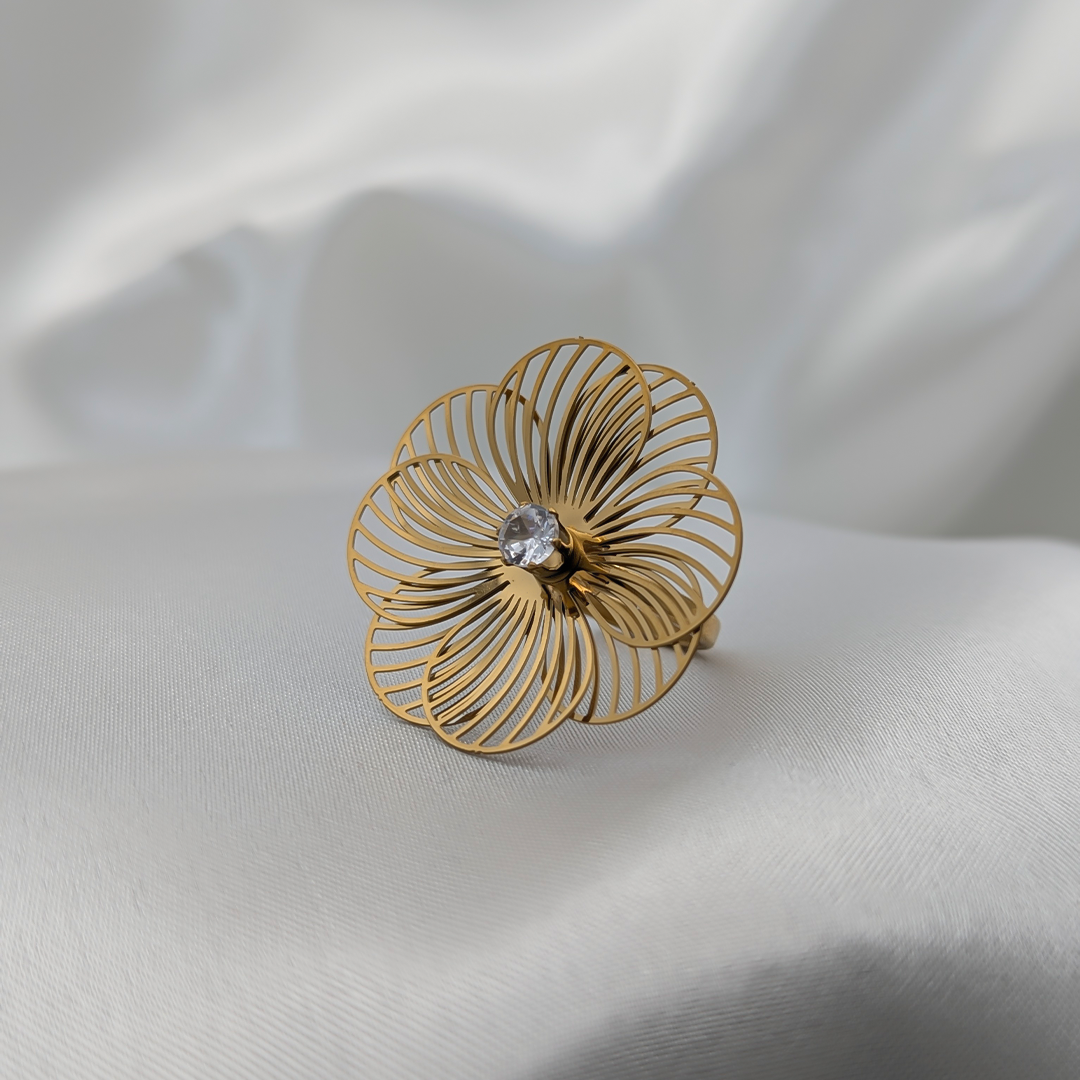Buzzy Bloom Ring