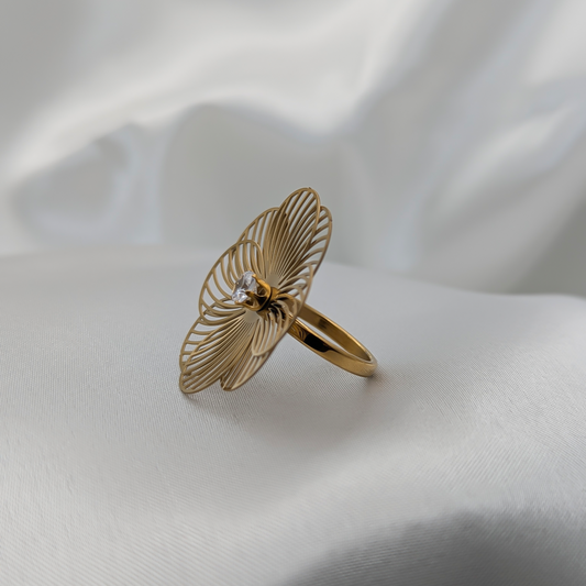 Buzzy Bloom Ring
