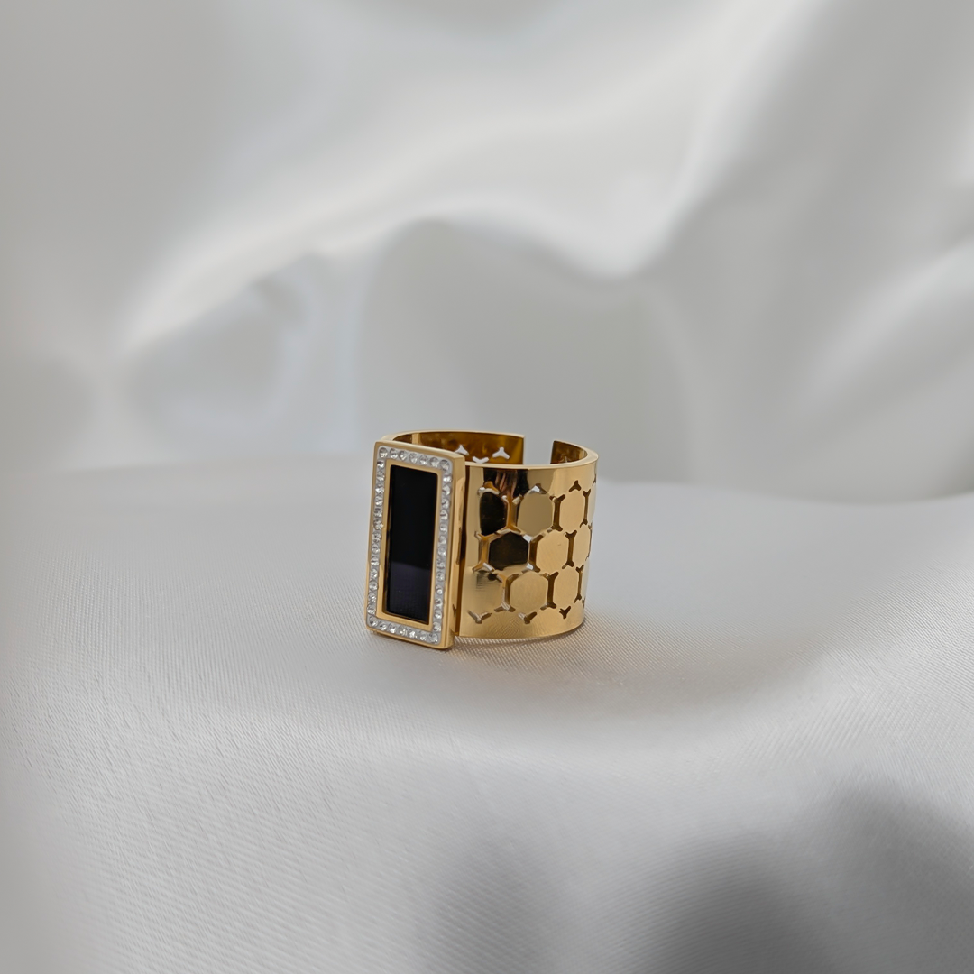 Hexa Noir Ring