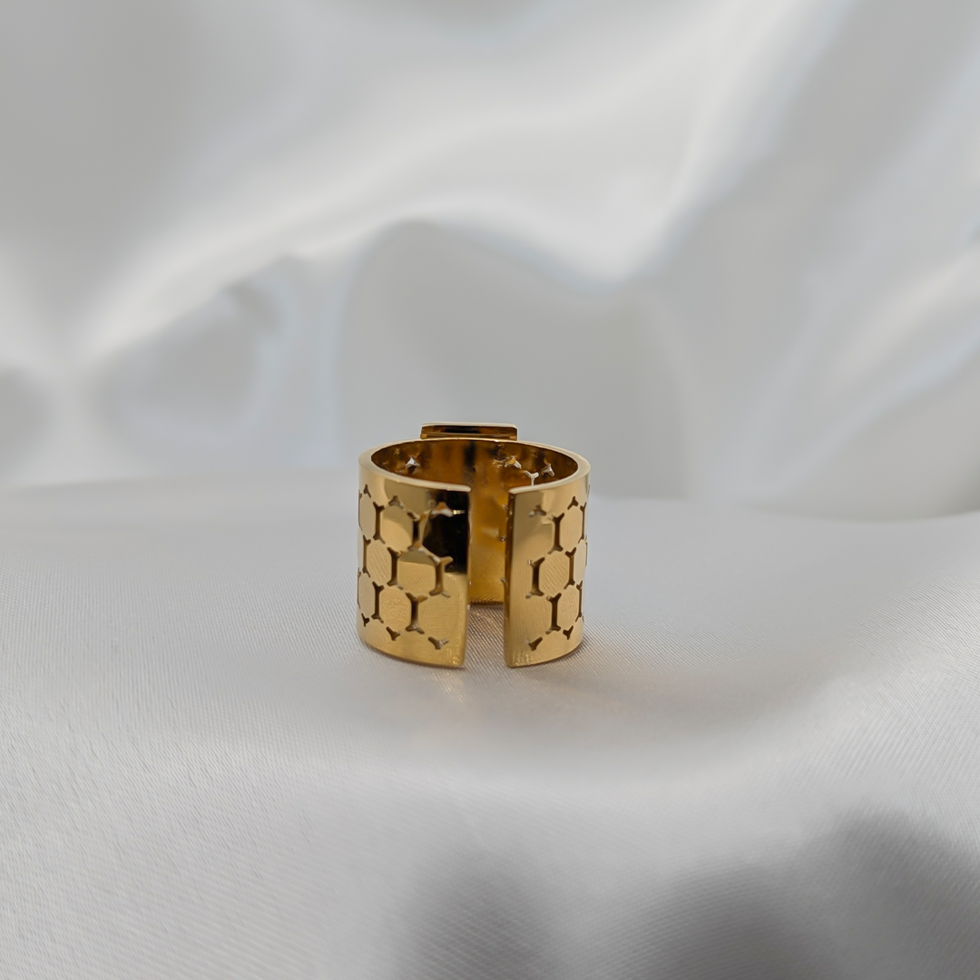 Hexa Noir Ring