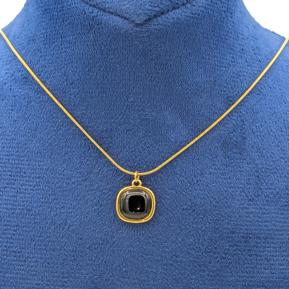 Iris Black Necklace
