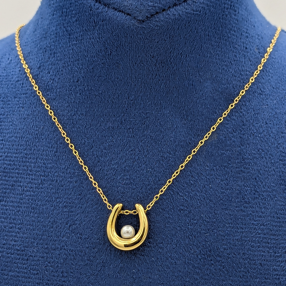 Luna Pearl Necklace