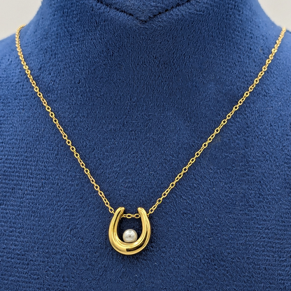 Luna Pearl Necklace