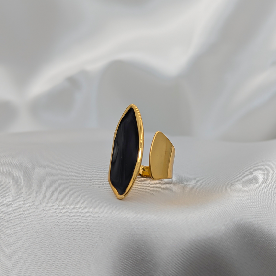 Octavia Ring
