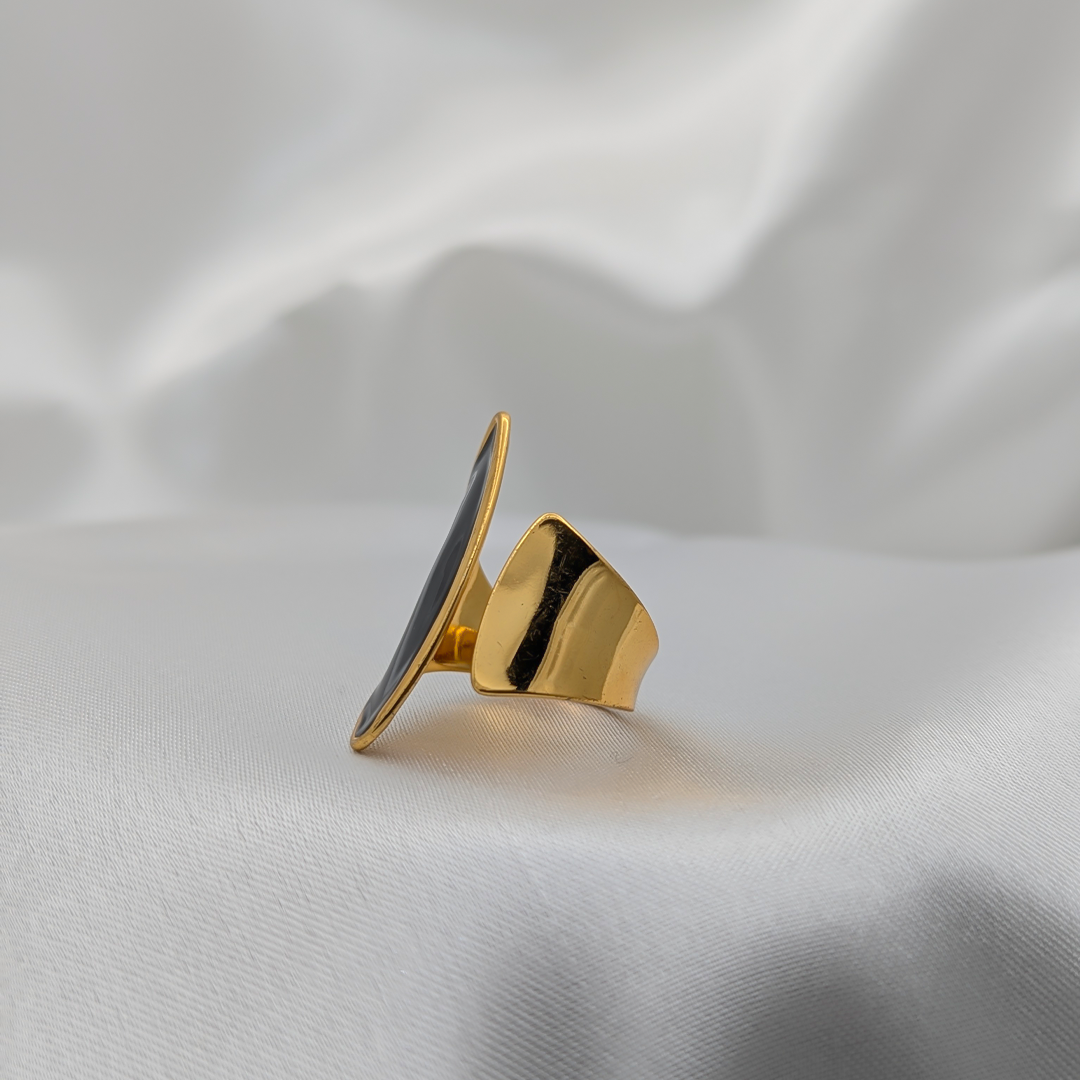 Octavia Ring