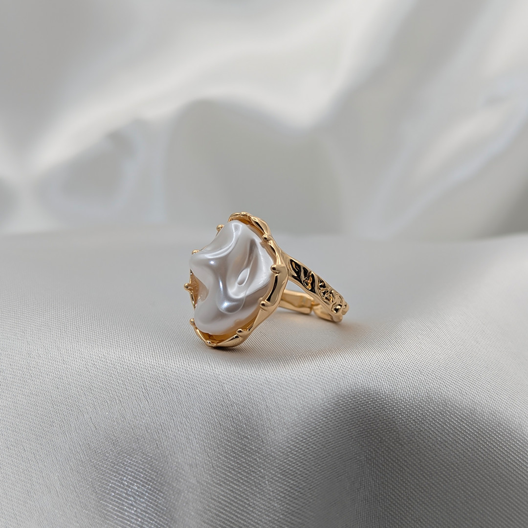 Pearl Ring IV