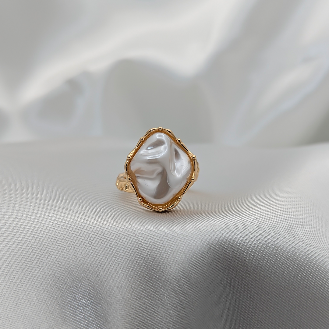 Pearl Ring IV